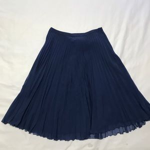 White House Black Market Pleated Skirt Navy Sz 0